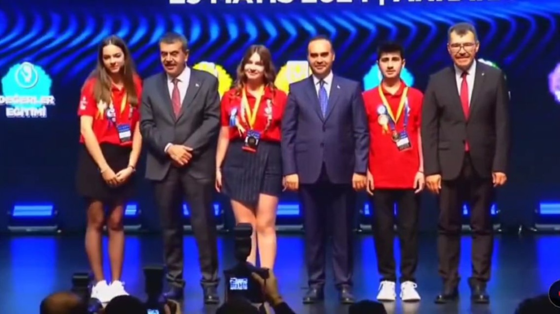 #BAL’ ın Altın Öğretmeni Sn.Hacer KARASAKAL ve Öğrencileri 55. TÜBİTAK 2204-A Liselerarası Ülke Finallerinde Türkiye 1.si Oldu.
